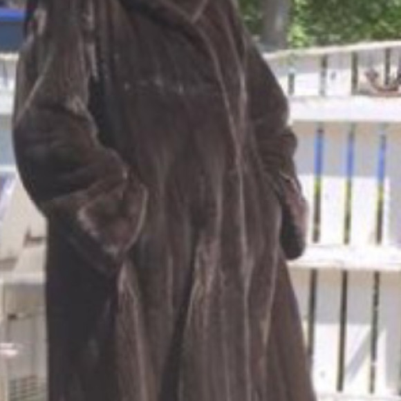 Full length Ranch Mink fur coat - Picture 2 of 5